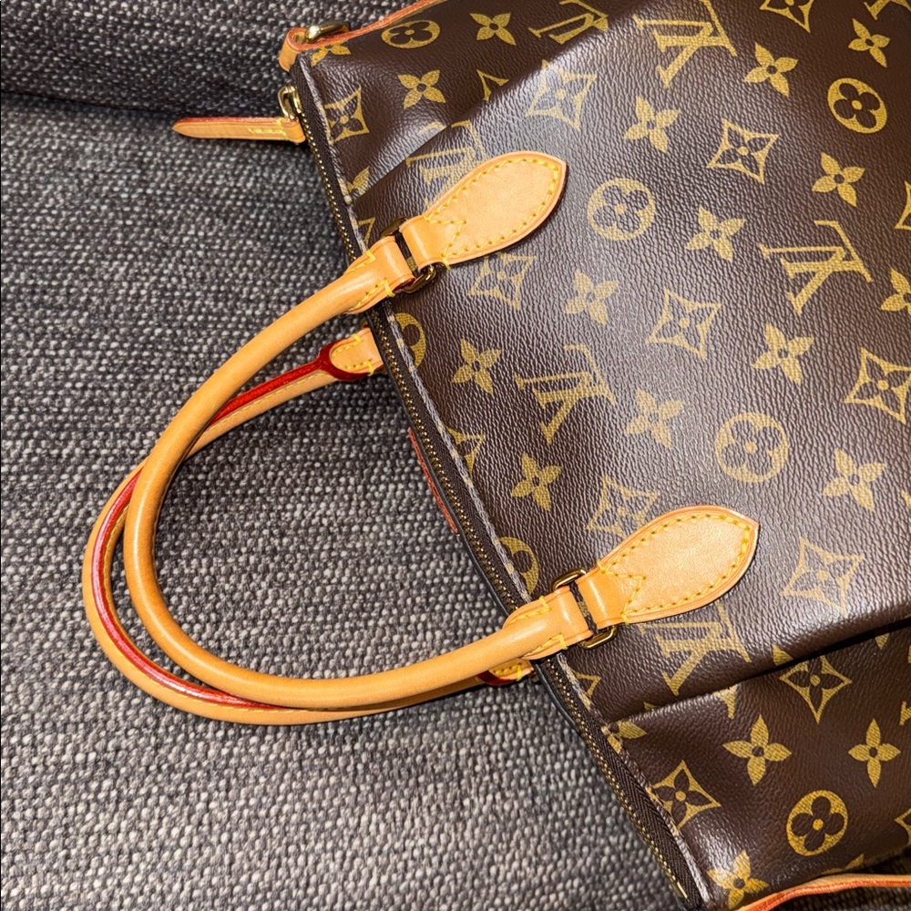 Louis Vuitton Turenne PM Monogram - Picture 12 of 14